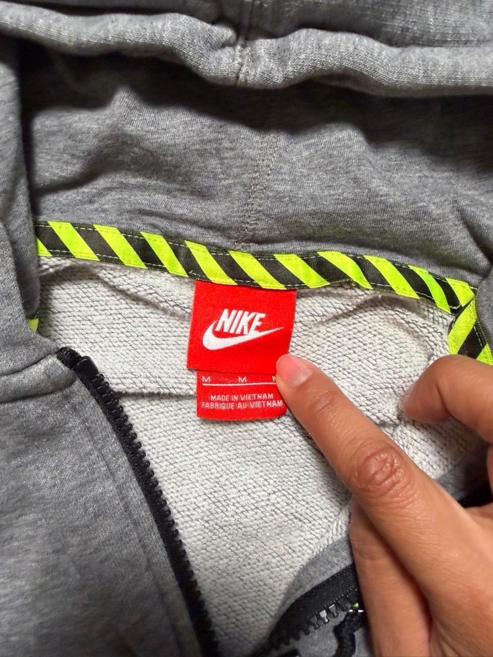 Nike Track & Field Cropped Zip Hoodie Athleisure - Picture 3 of 5